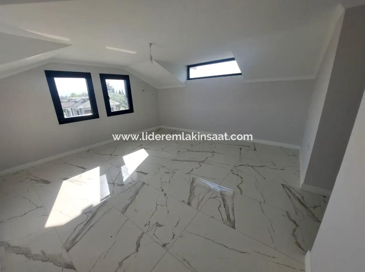 Einfamilienhaus Auf Einem 3000 M² Grossen Grundstück Im Viertel Köyceğiz Yangi