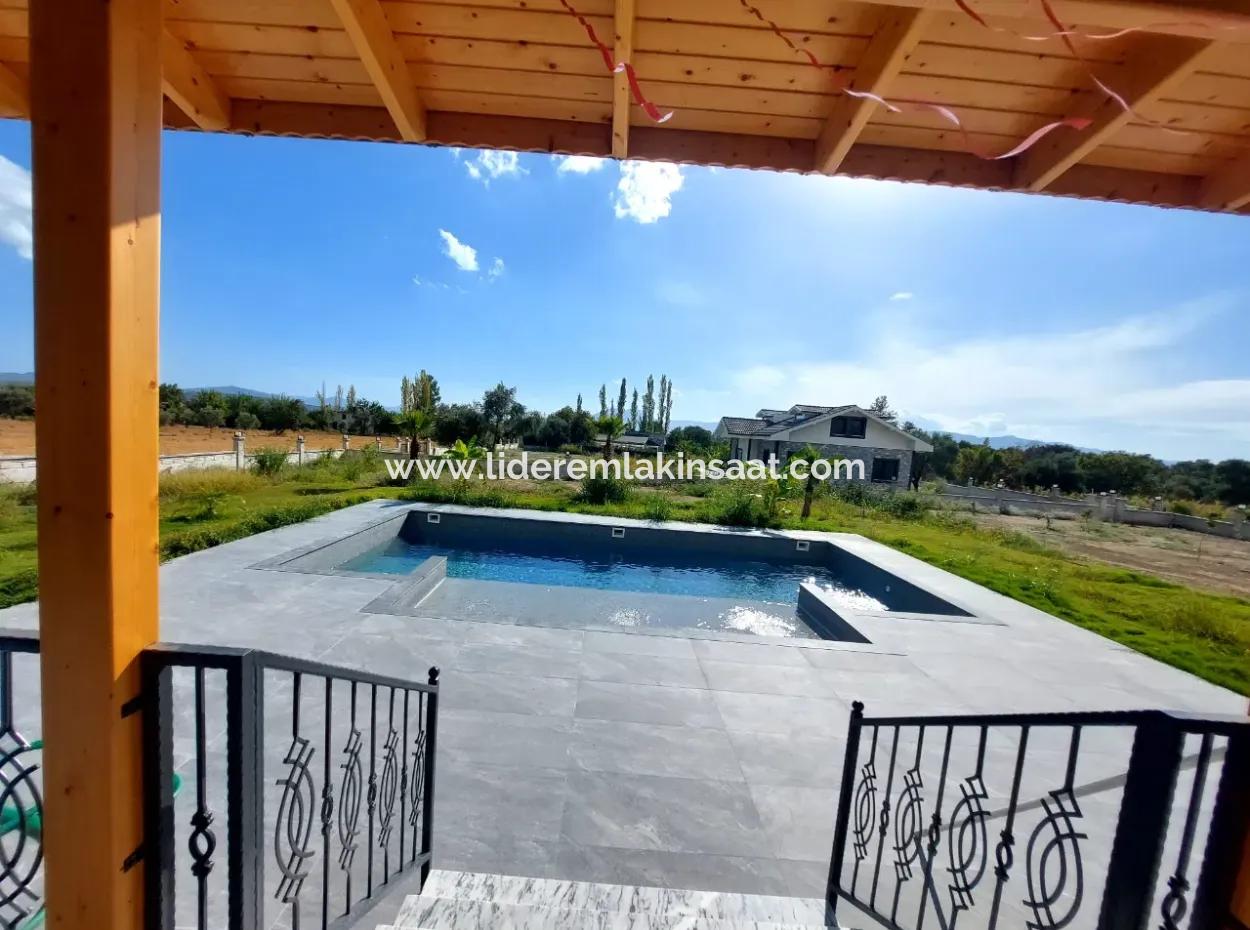 Detached House On A 3000 M² Plot In Köyceğiz Yangi Neighborhood