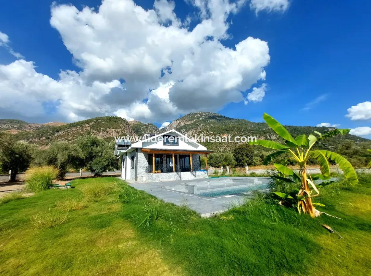 Detached House On A 3000 M² Plot In Köyceğiz Yangi Neighborhood