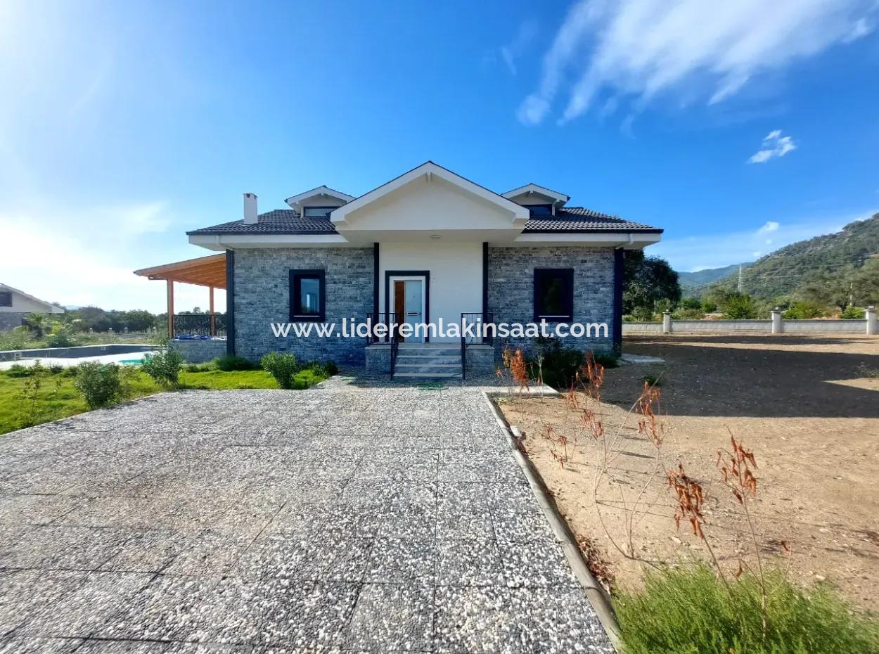 Detached House On A 3000 M² Plot In Köyceğiz Yangi Neighborhood
