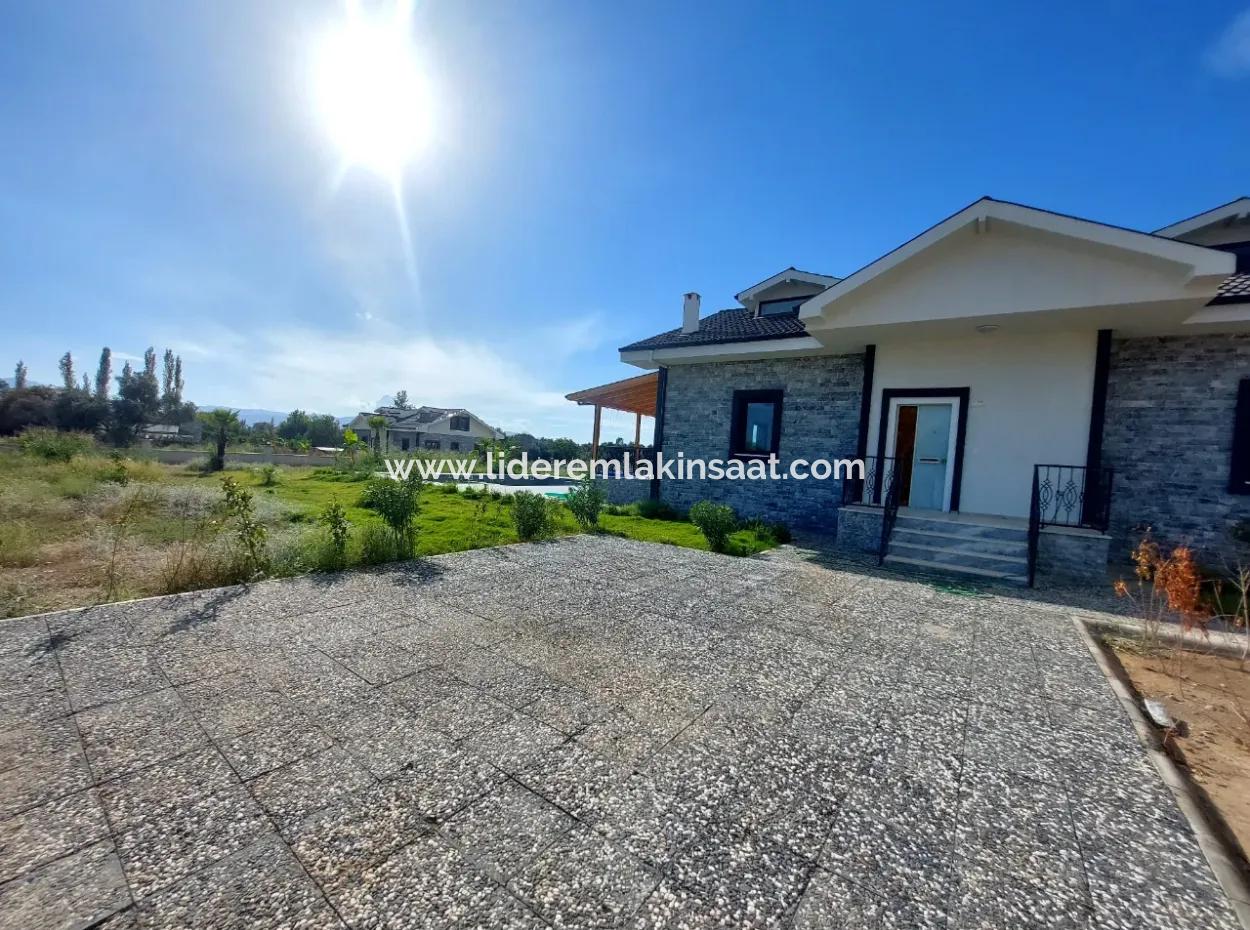 Detached House On A 3000 M² Plot In Köyceğiz Yangi Neighborhood