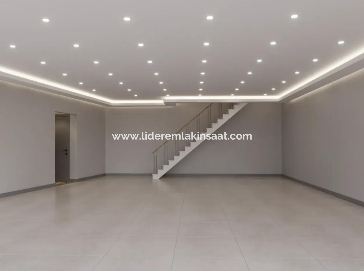 Jewelers' Bazaar In The Center Opportunity Workplace For Sale From The Project With A Large Showcase