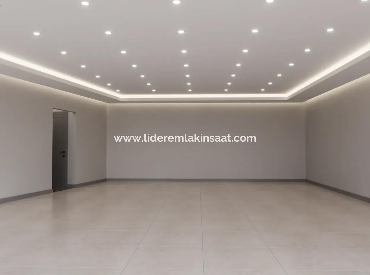 Jewelers' Bazaar In The Center Opportunity Workplace For Sale From The Project With A Large Showcase