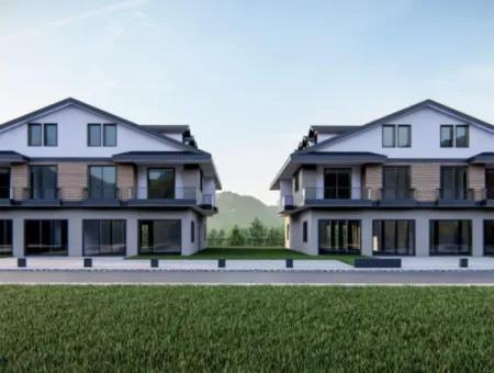 Luxury Apartments With Lake View From The Leading Building