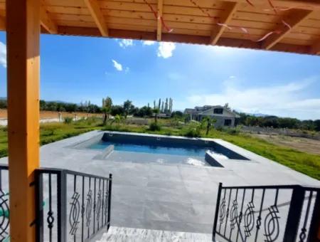 Detached House On A 3000 M² Plot In Köyceğiz Yangi Neighborhood