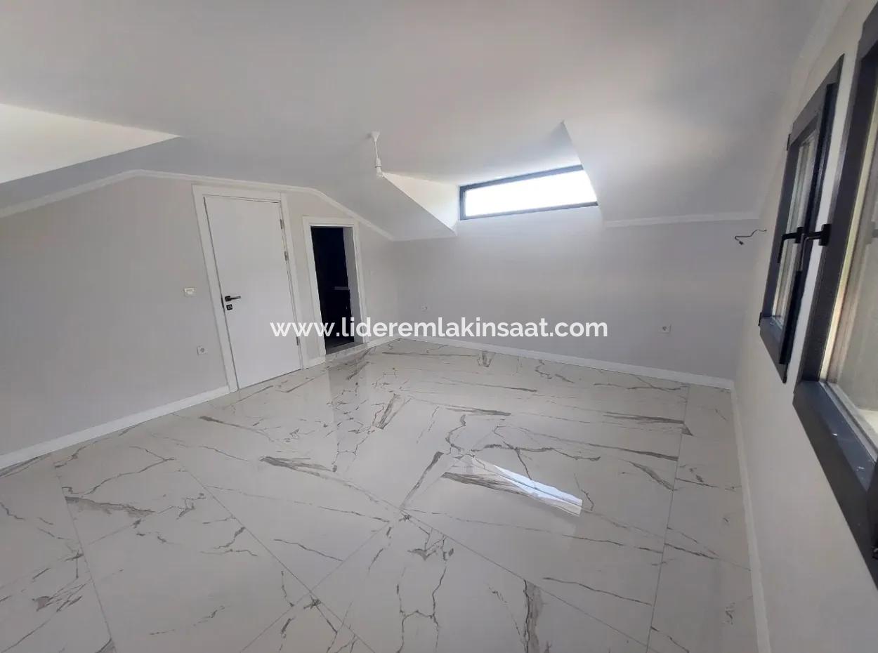 Köyceğiz Yangı Mahallesinde 3000 M² Arsa İçinde Müstakil Ev