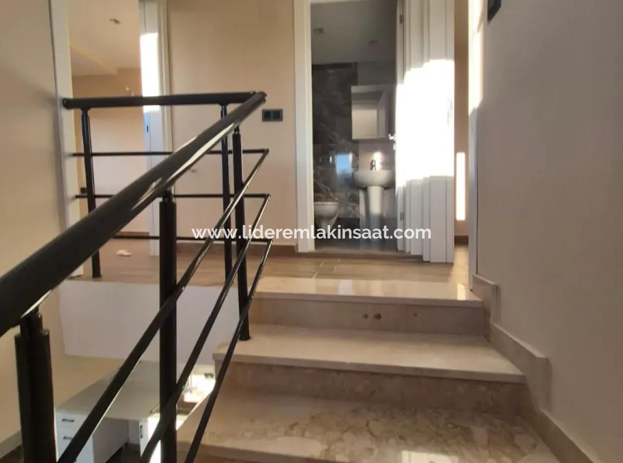 Gelişim Mahallesinde Satılık 2+1 Dublex Daire