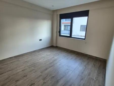 Gelişim Mahallesinde Müstakil Girişli Satılık 2+1 Daire