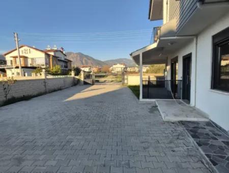 Gelişim Mahallesinde Müstakil Girişli Satılık 2+1 Daire